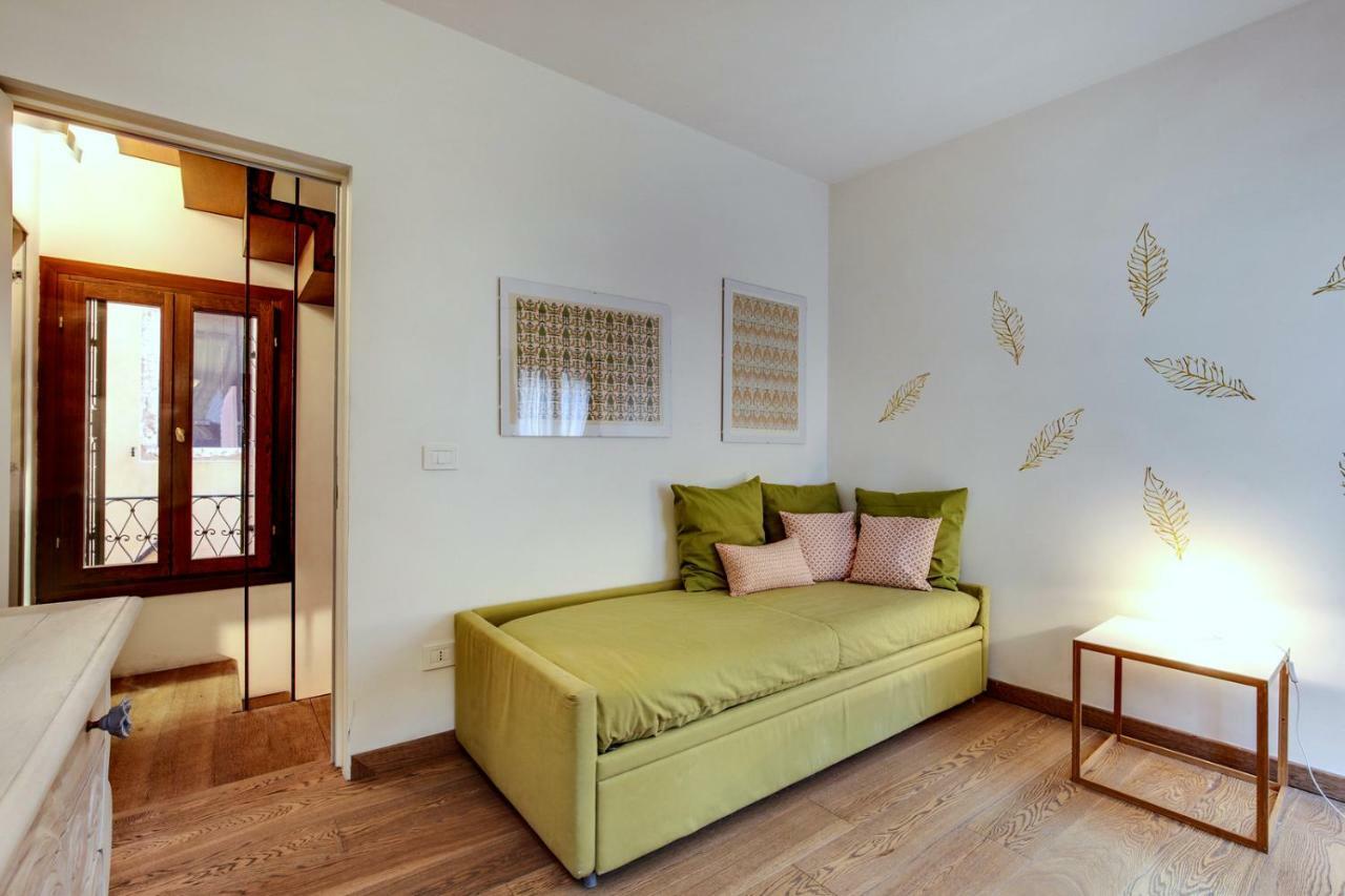 Modern With Terrace Apartment *