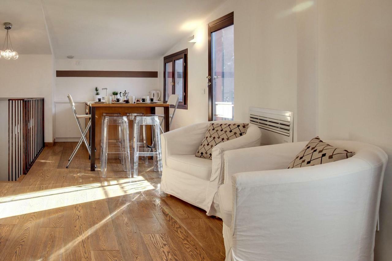 Modern With Terrace Appartamento
